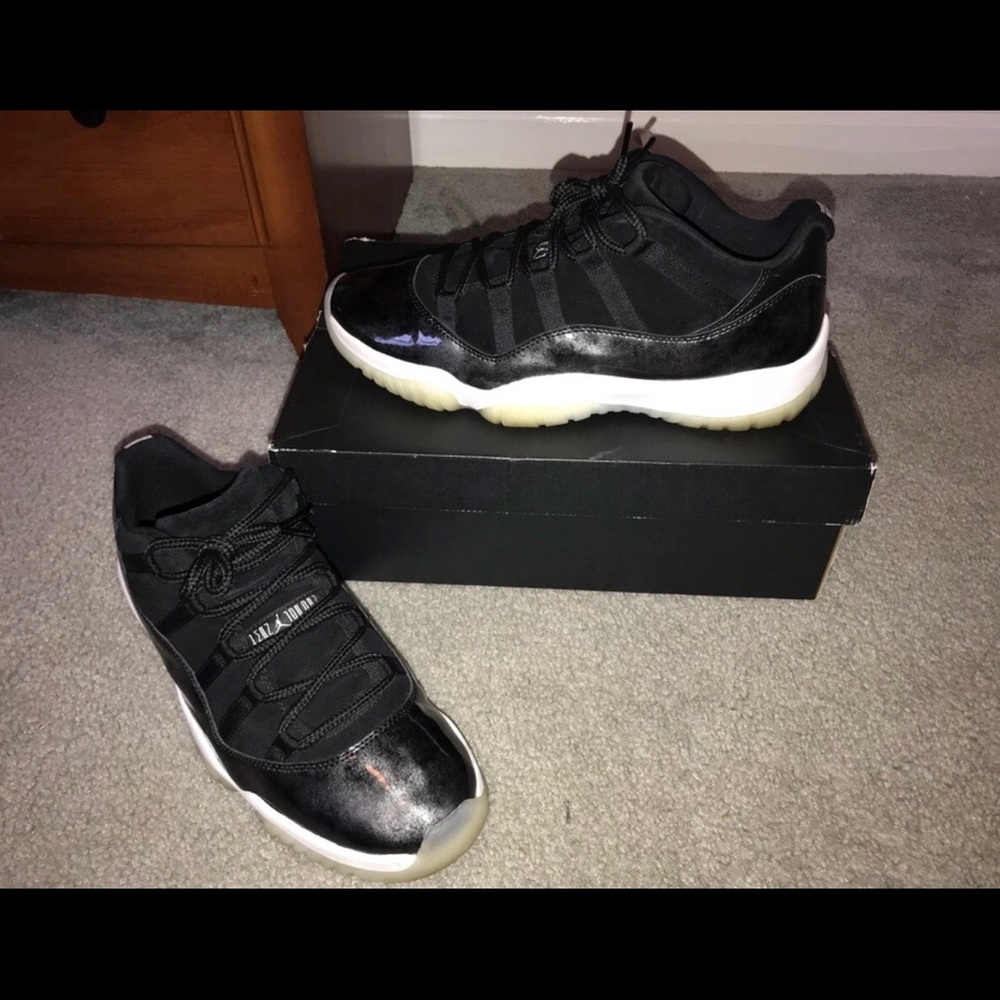 Air Jordan retro lows